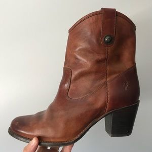 FRYE Jackie Button Boots